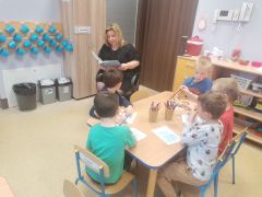 ilustracja do wpisu 
"Rodzice czytają - dzieci słuchają" - spotkanie czytelnicze w grupie "Kokosy"